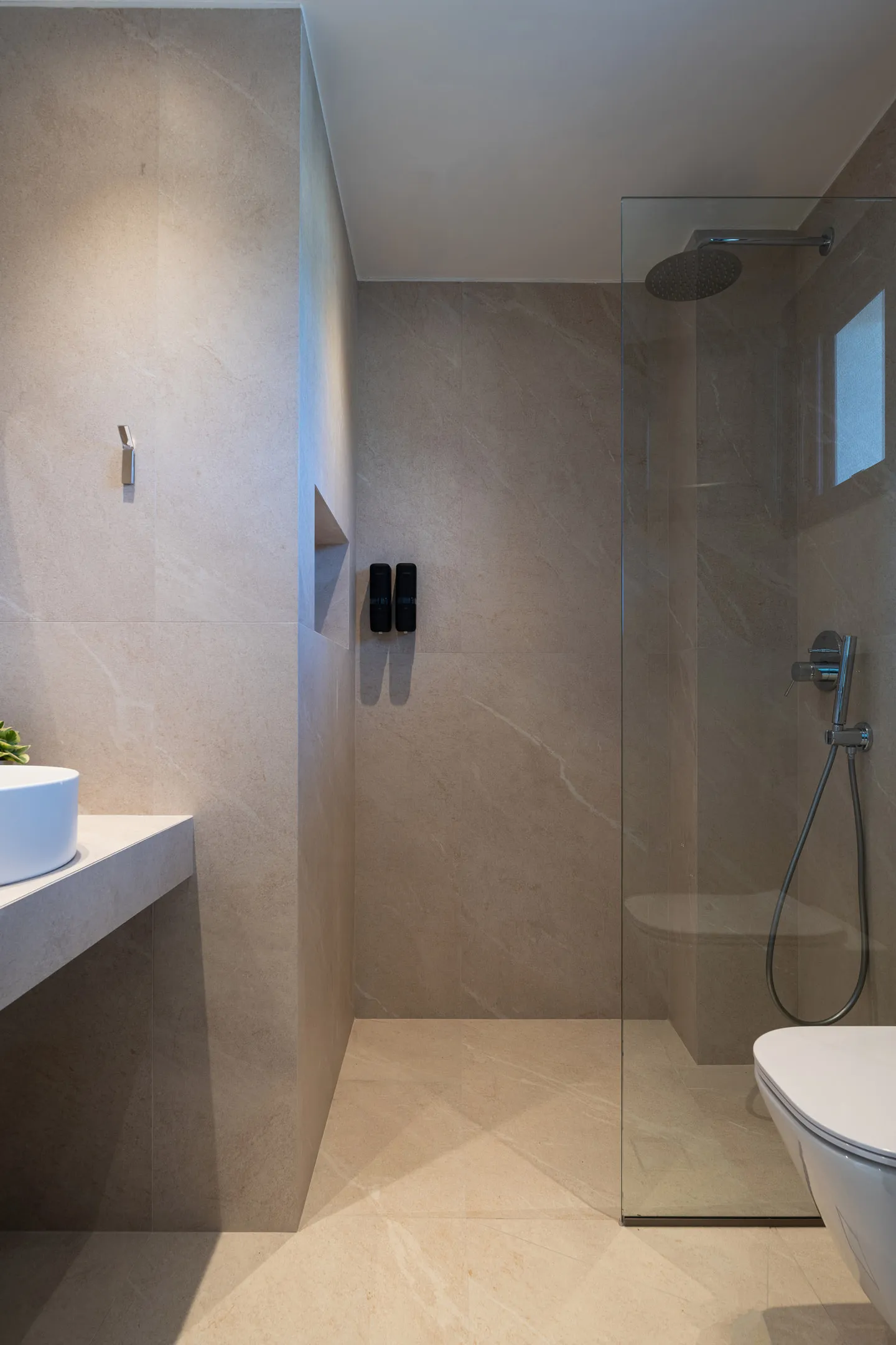 Tiara Holidays - Vista Luxury Suites - Premium Suite Private Pool - bathroom